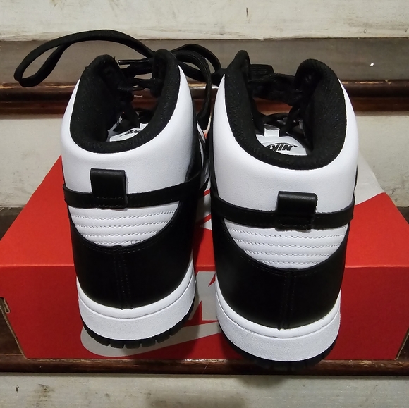 I'm selling my Nike Panda dunk highs - Picture 2 of 5